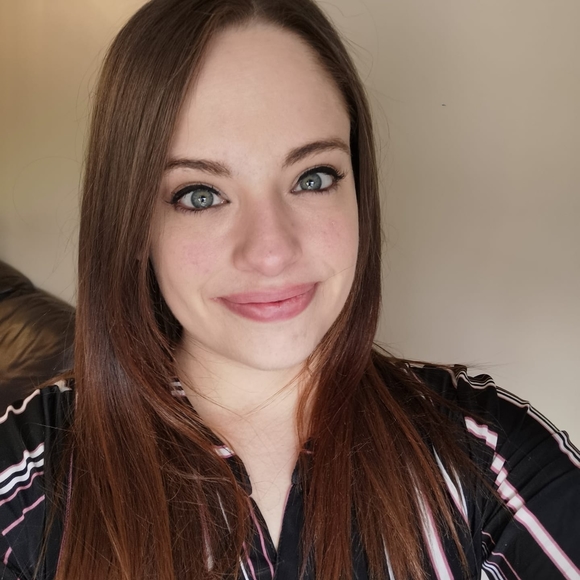 Meet your Posher, Christie - Picture 1 of 1